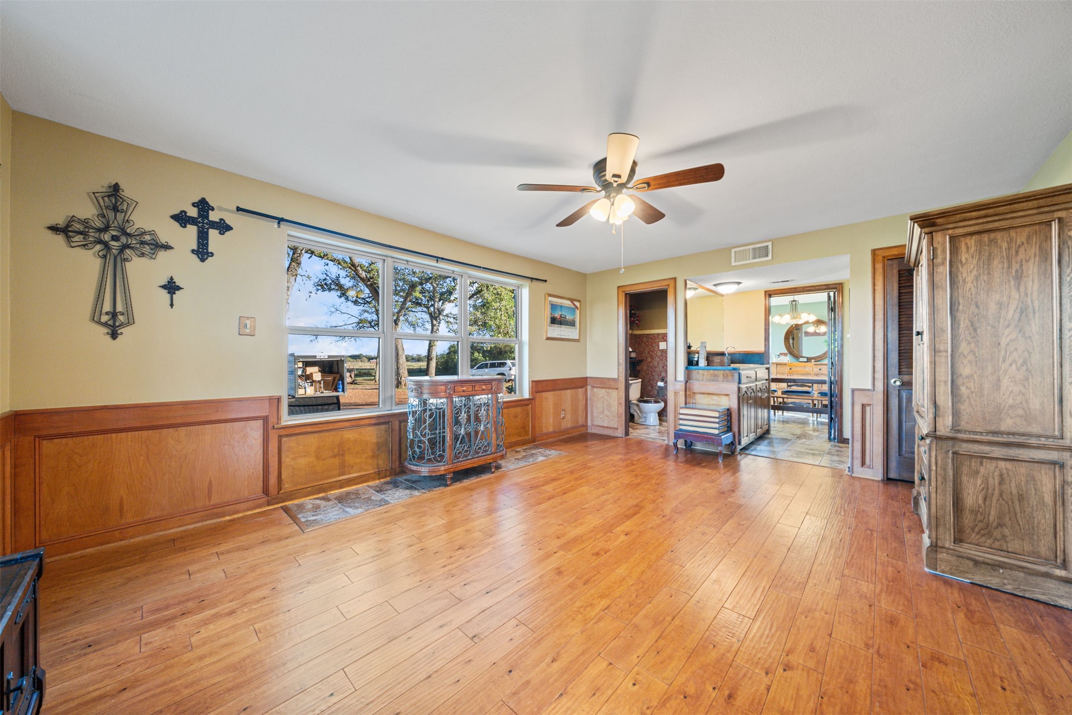 25948 Nelson Road Hempstead, TX 77445 - Photo 15 of 50 a living room with furniture and a large window