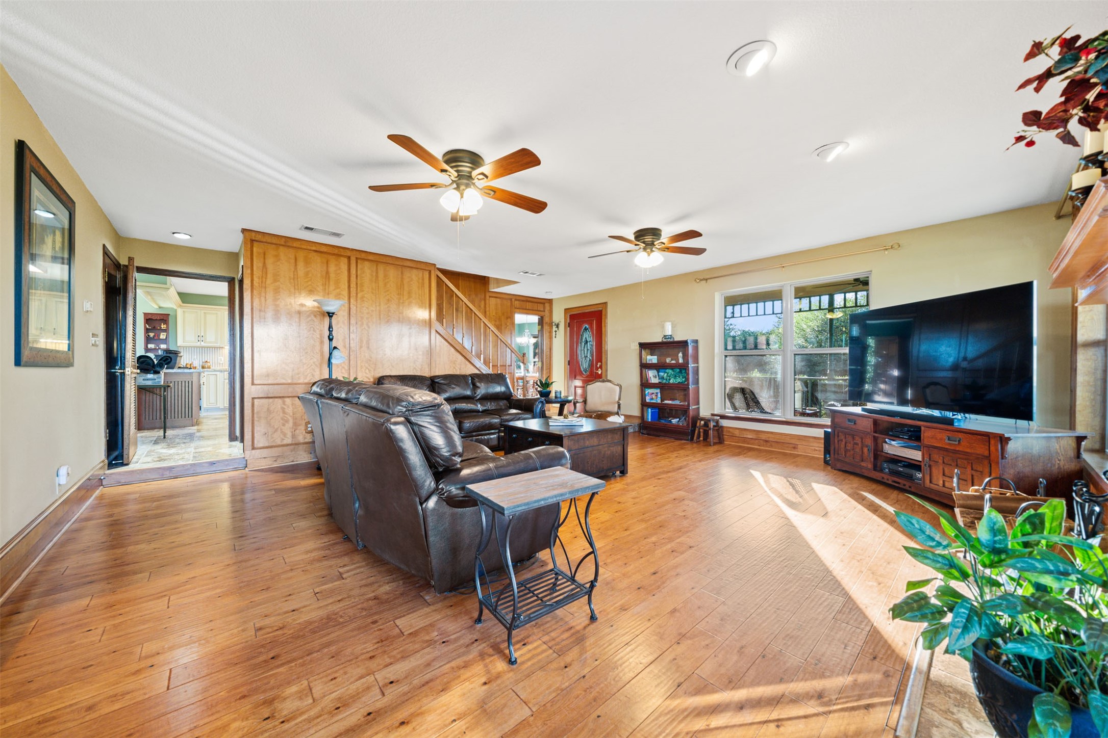 25948 Nelson Road Hempstead, TX 77445 - Photo 17 of 50 a living room with furniture and a flat screen tv