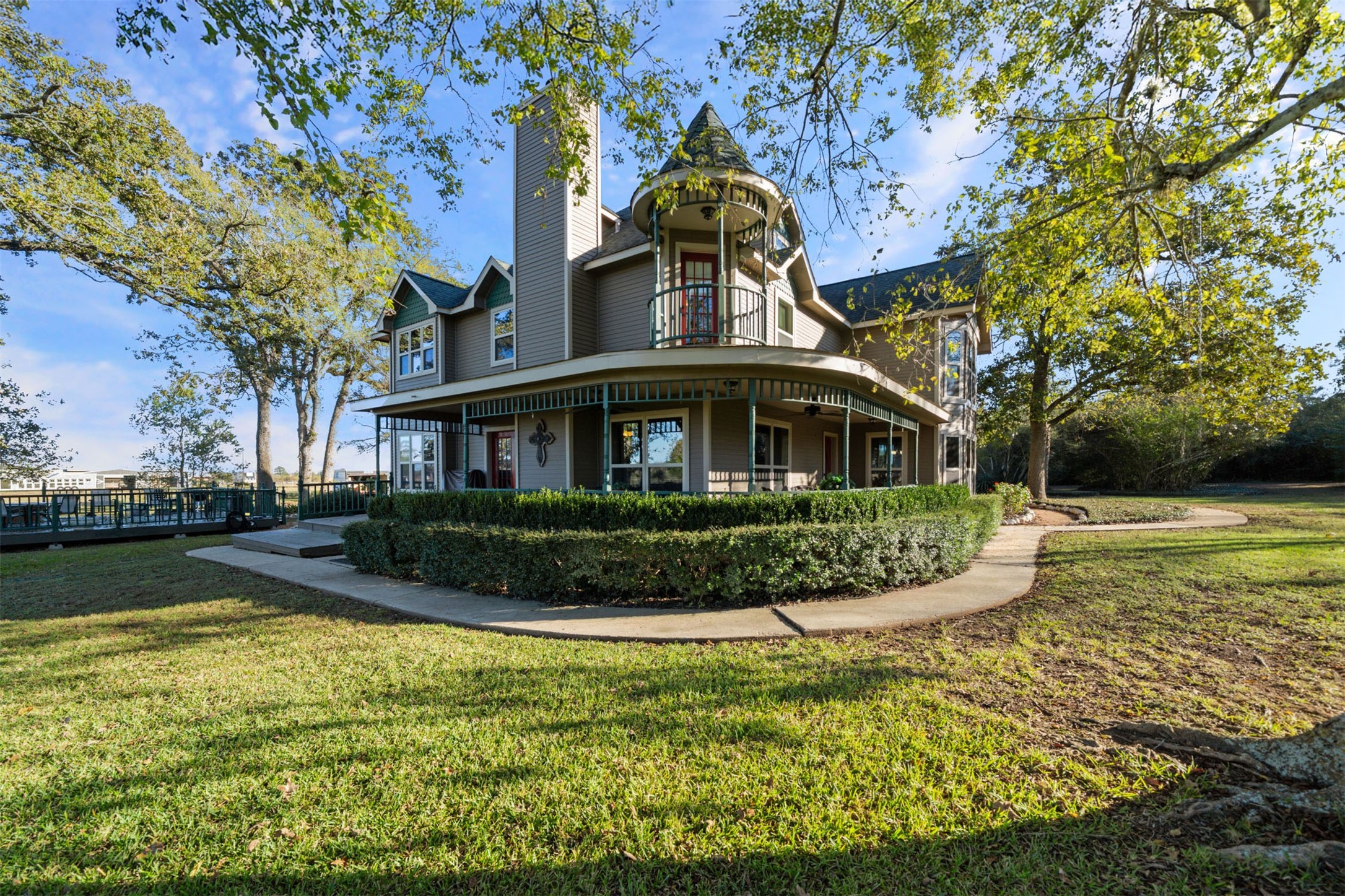 25948 Nelson Road Hempstead, TX 77445 - Photo 33 of 50 a front view of a house with garden