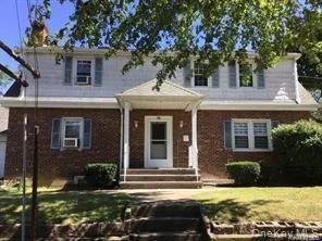 $3,200 | 75 Searingtown Road, Unit 1, Albertson, NY 11507