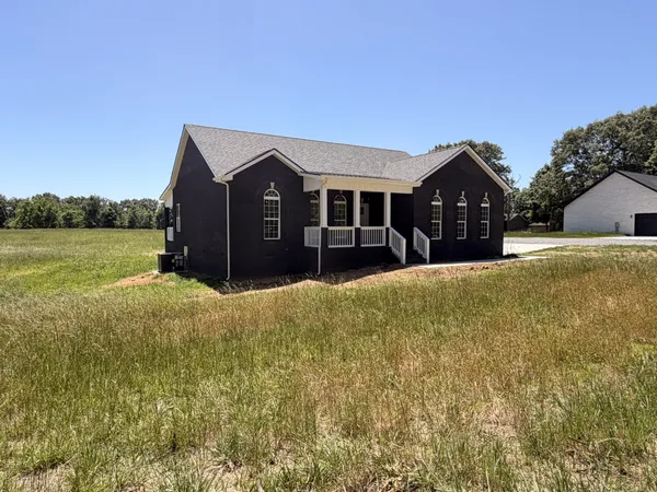 $319,900 | 527 Old Hopkinsville Road, Cadiz, KY 42211