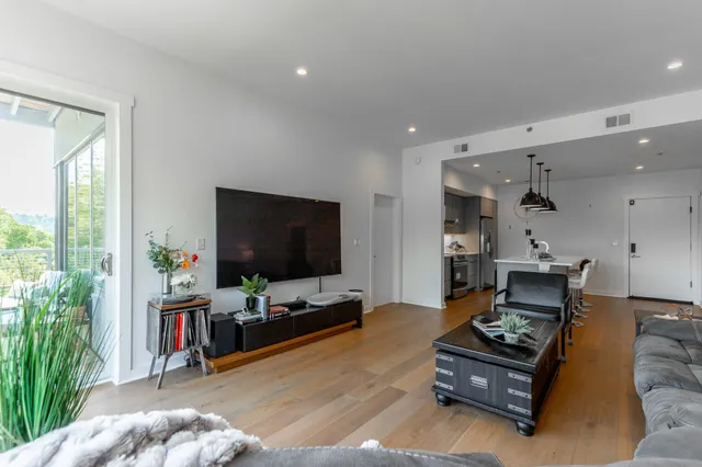 $515,000 | 411 Fairpoint Street, Unit 308, Chattanooga, TN 37405