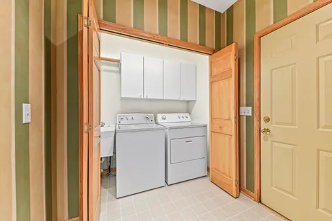 $432,500 | 2325 Caribou Lane, Grafton, WI 53024