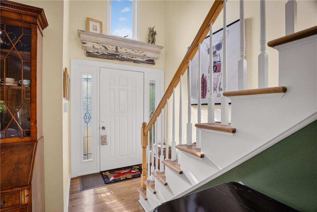 156 Shadow Ridge Drive Pittsburgh, PA 15238 - Photo 3 of 48 Bright and welcoming entryway