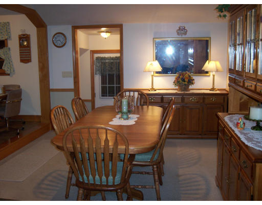 26 Thomas Road Lynnfield, MA 01940 - Photo 9 of 21 Gallery Image 9