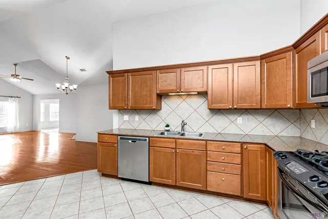 $310,000 | 7111 Village Charmant Drive, Unit 170, Baton Rouge, LA 70809