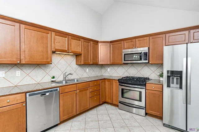 $310,000 | 7111 Village Charmant Drive, Unit 170, Baton Rouge, LA 70809