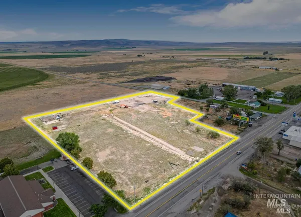 $499,999 | 2408 East 2450 North, Twin Falls, ID 83301