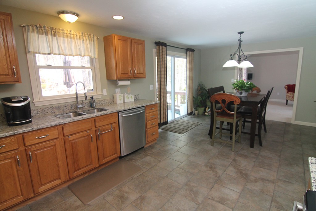 58 Ireta Road Shrewsbury, MA 01545 - Photo 4 of 16 Gallery Image 4
