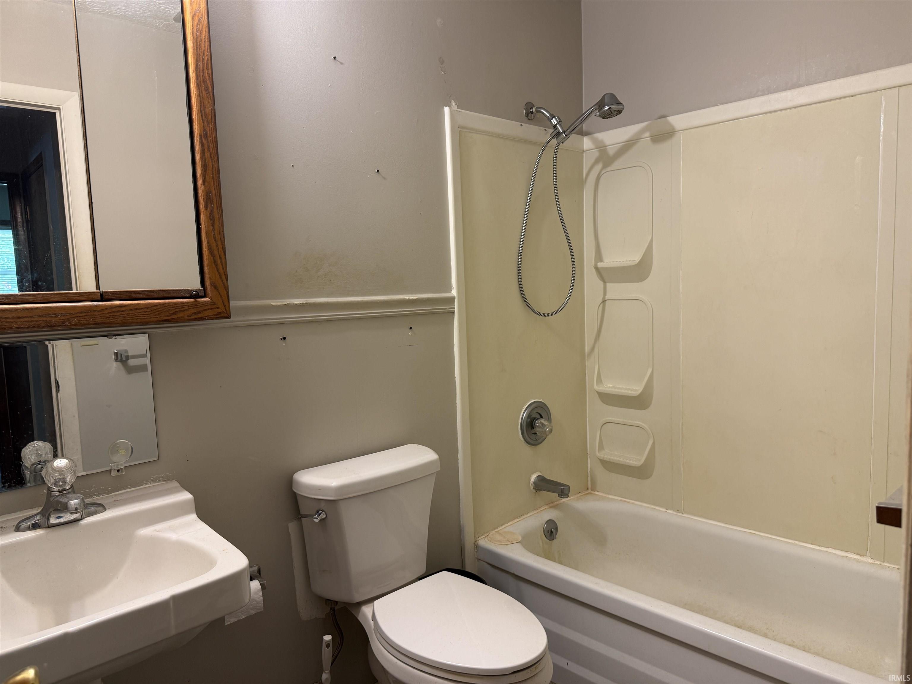 207 White Lane Bedford, IN 47421 - Photo 8 of 14