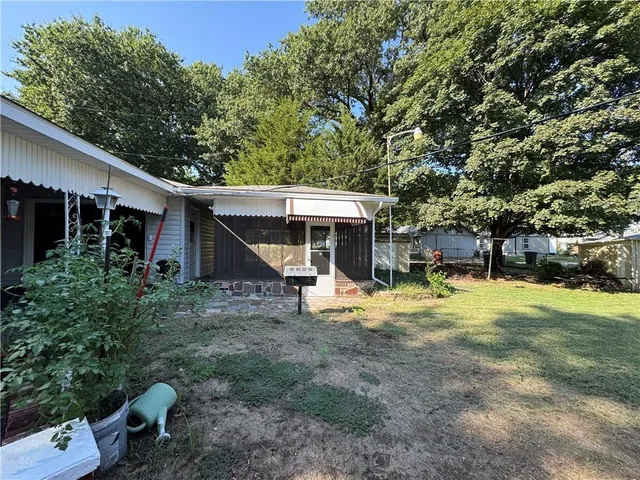 $149,900 | 208 West 19th Street, Pittsburg, KS 66762