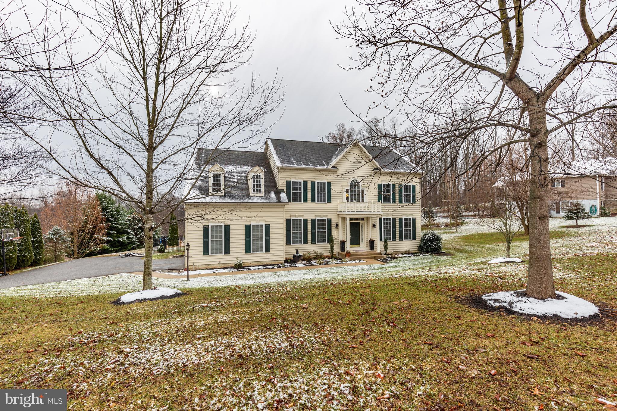 Gorgeous colonial