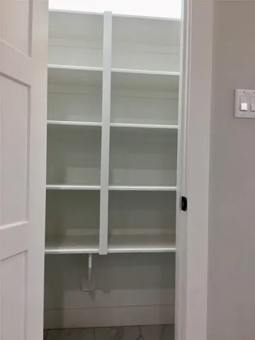 $1,900 | 924 East 2nd Street, Bellville, TX 77418