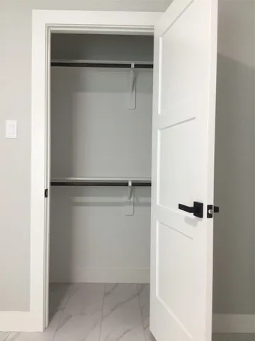 $1,900 | 924 East 2nd Street, Bellville, TX 77418