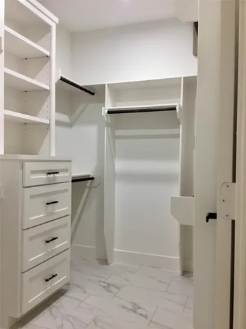 $1,900 | 924 East 2nd Street, Bellville, TX 77418