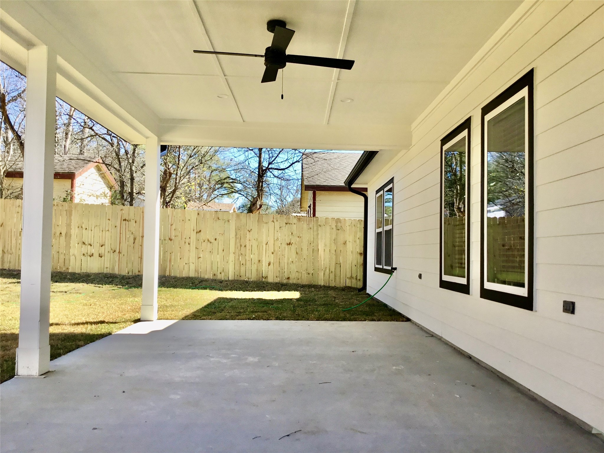 924 East 2nd Street Bellville, TX 77418 - Photo 31 of 38 a view of a room with porch and windows