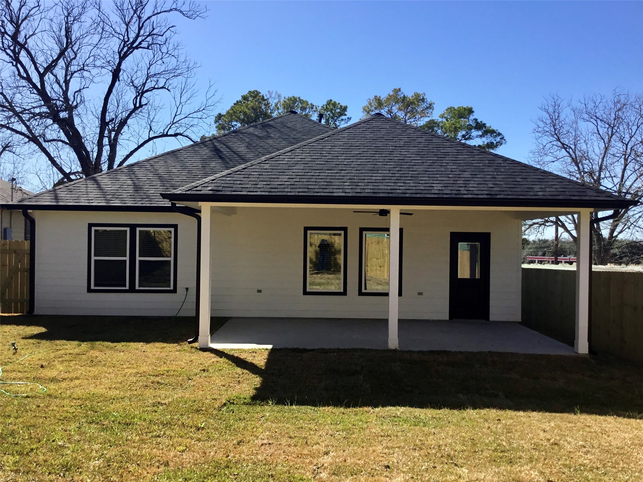 924 East 2nd Street Bellville, TX 77418 - Photo 33 of 38 a front view of a house