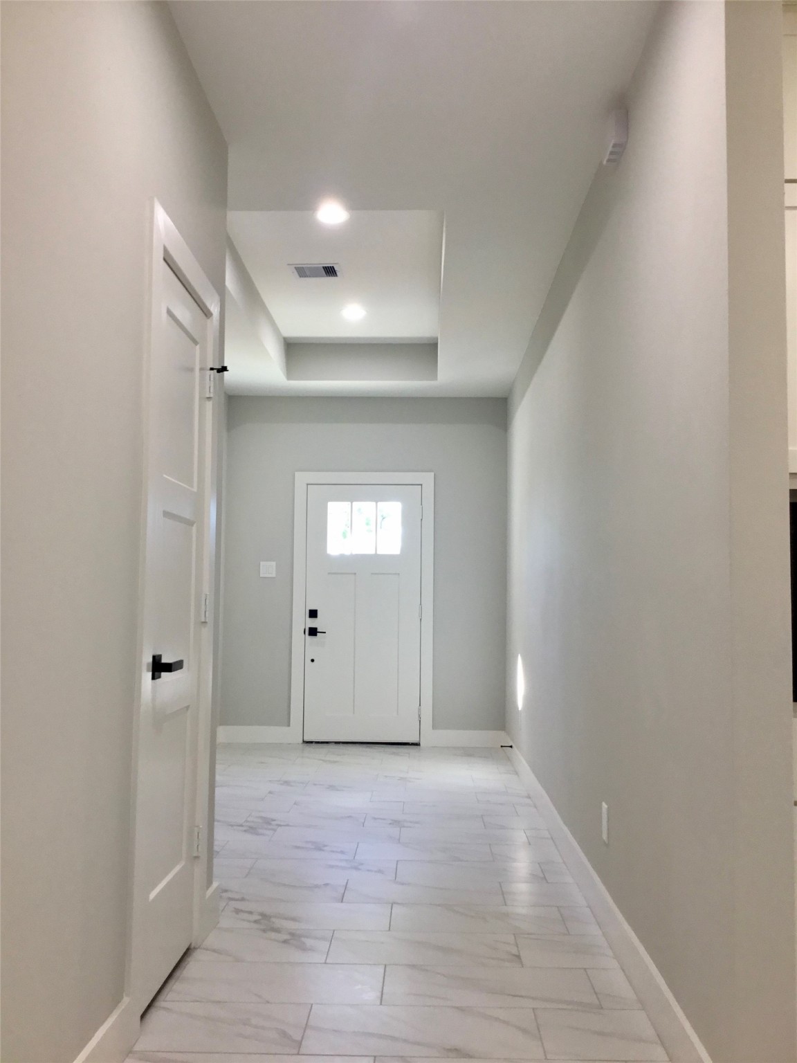 924 East 2nd Street Bellville, TX 77418 - Photo 5 of 38 a view of an empty room