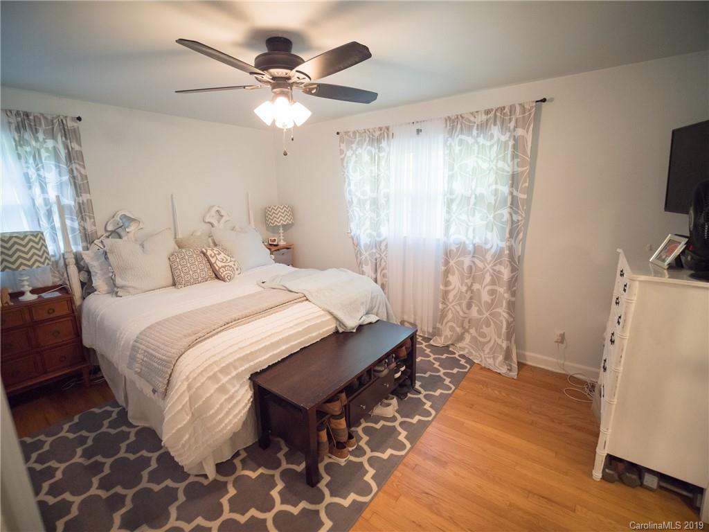 555 Westbrook Road Hendersonville, NC 28739 - Photo 12 of 33 Gallery Image 12