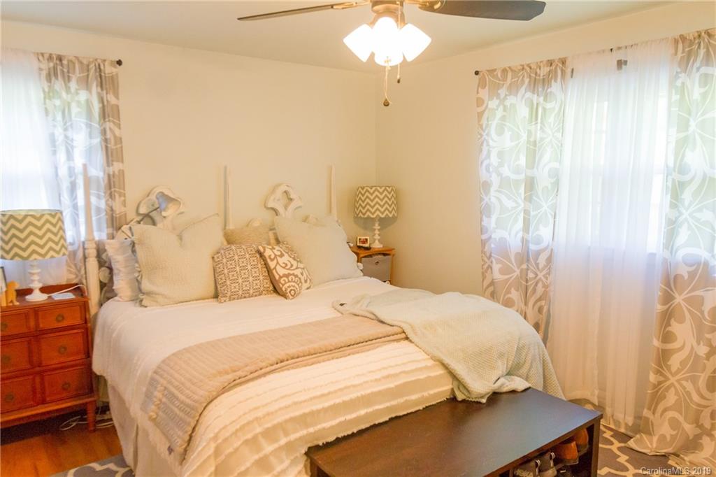 555 Westbrook Road Hendersonville, NC 28739 - Photo 15 of 33 Gallery Image 15