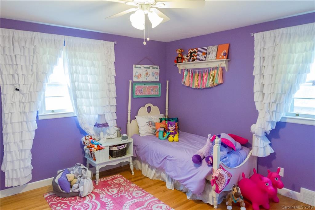 555 Westbrook Road Hendersonville, NC 28739 - Photo 19 of 33 Gallery Image 19