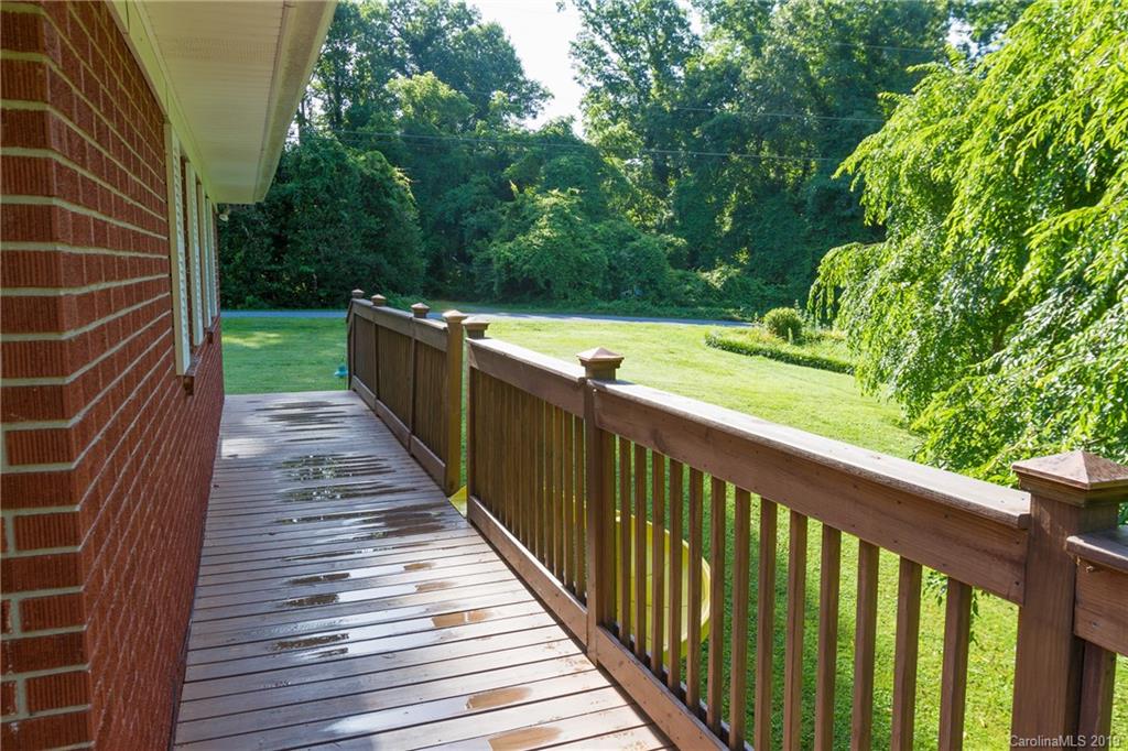 555 Westbrook Road Hendersonville, NC 28739 - Photo 30 of 33 Gallery Image 30