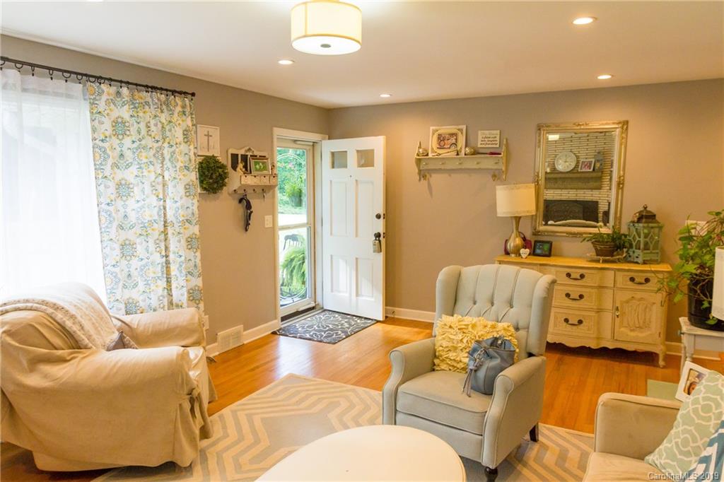 555 Westbrook Road Hendersonville, NC 28739 - Photo 8 of 33 Gallery Image 8