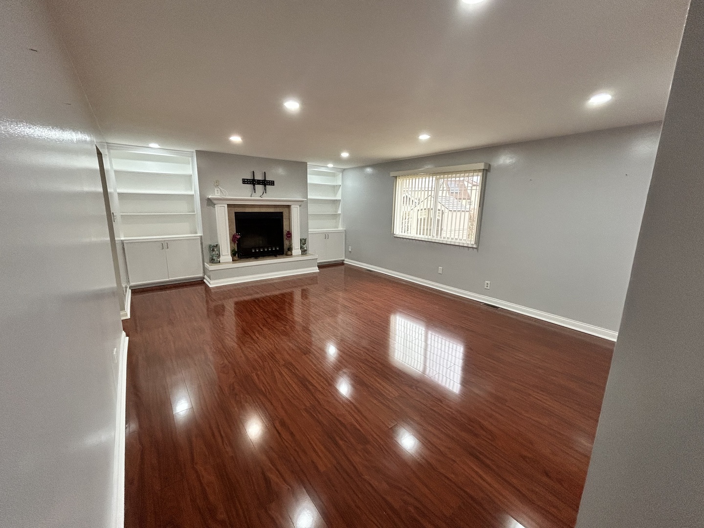 124 Seabury Road Bolingbrook, IL 60440 - Photo 2 of 31