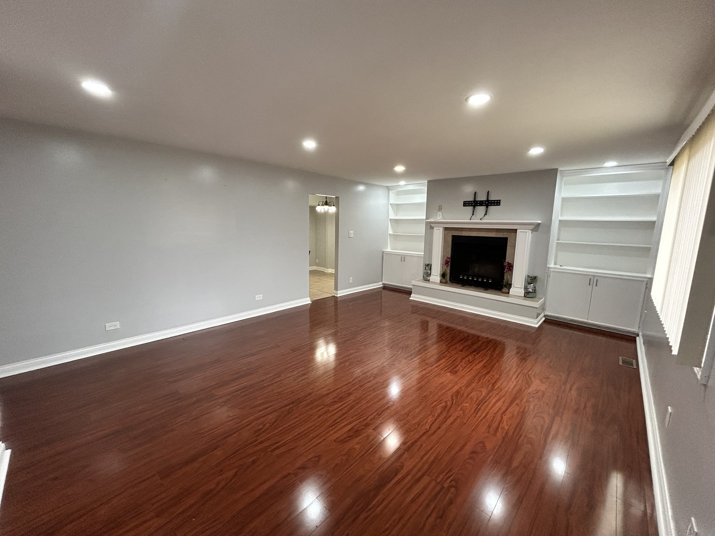 124 Seabury Road Bolingbrook, IL 60440 - Photo 4 of 31