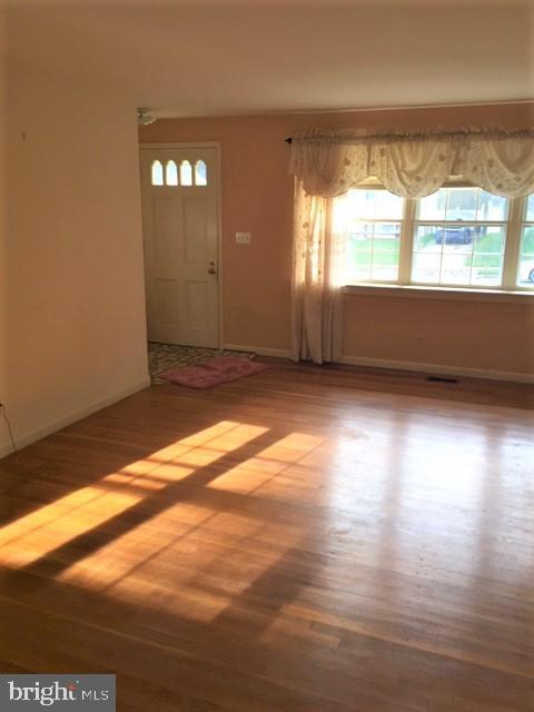 8610 Lucerne Road Randallstown, MD 21133 - Photo 2 of 26 Living Room