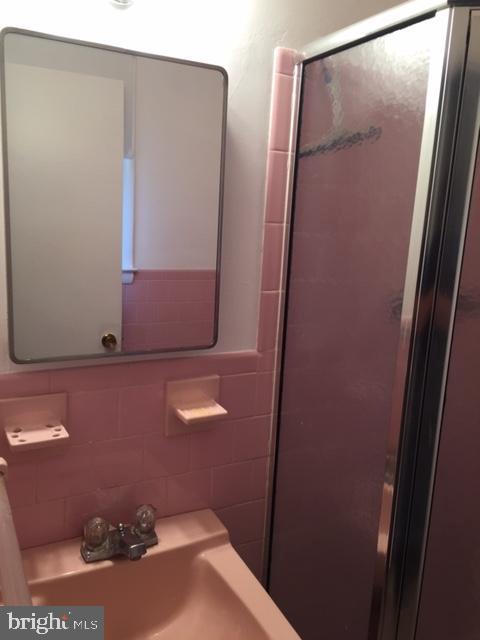 8610 Lucerne Road Randallstown, MD 21133 - Photo 13 of 26 Master Bath
