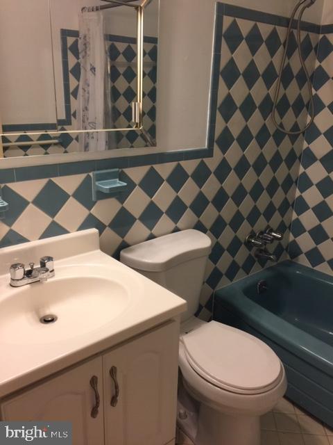 8610 Lucerne Road Randallstown, MD 21133 - Photo 19 of 26 Hall Bath