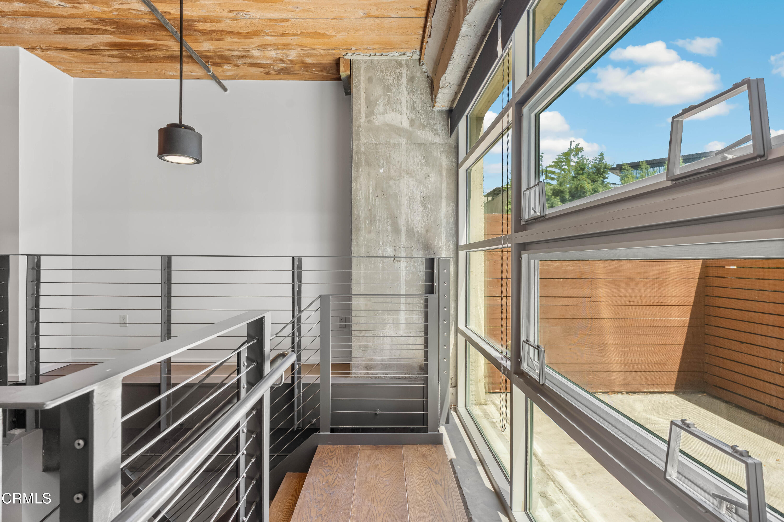 530 South Hewitt Street, Unit 130 Los Angeles, CA 90013 - Photo 21 of 53 a view of balcony