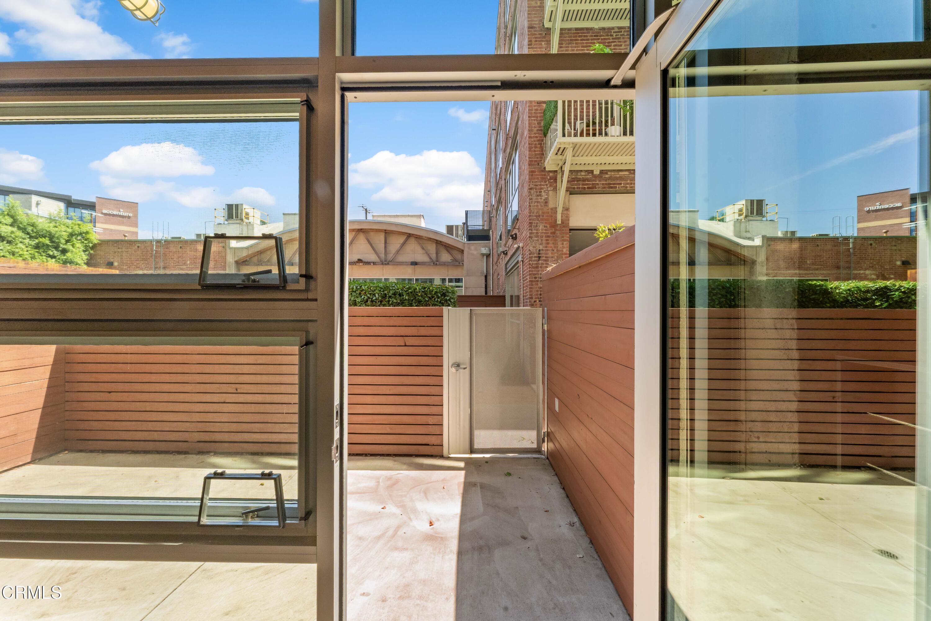 530 South Hewitt Street, Unit 130 Los Angeles, CA 90013 - Photo 24 of 53 a view of a balcony