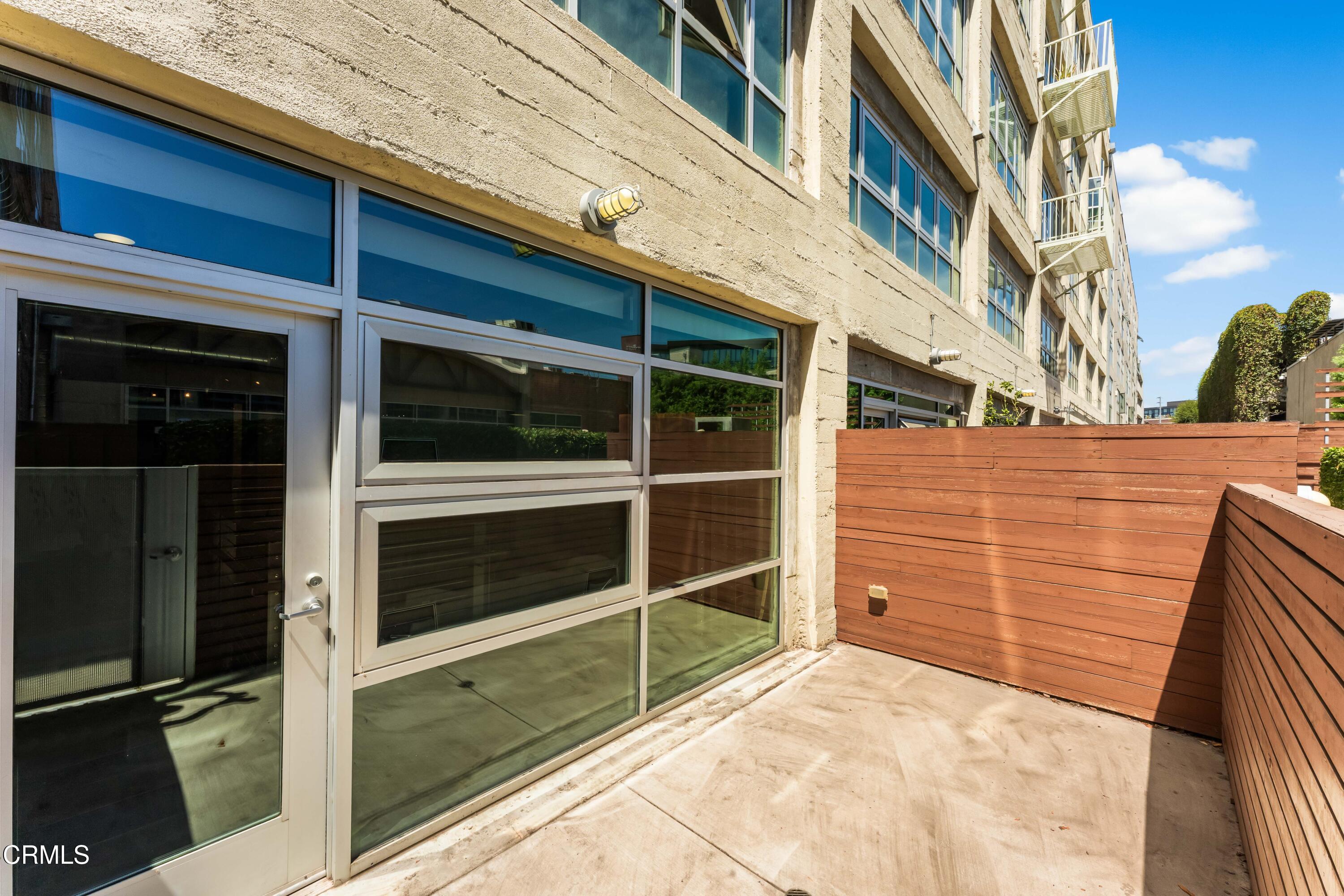 530 South Hewitt Street, Unit 130 Los Angeles, CA 90013 - Photo 27 of 53 a view of a pathway along the building