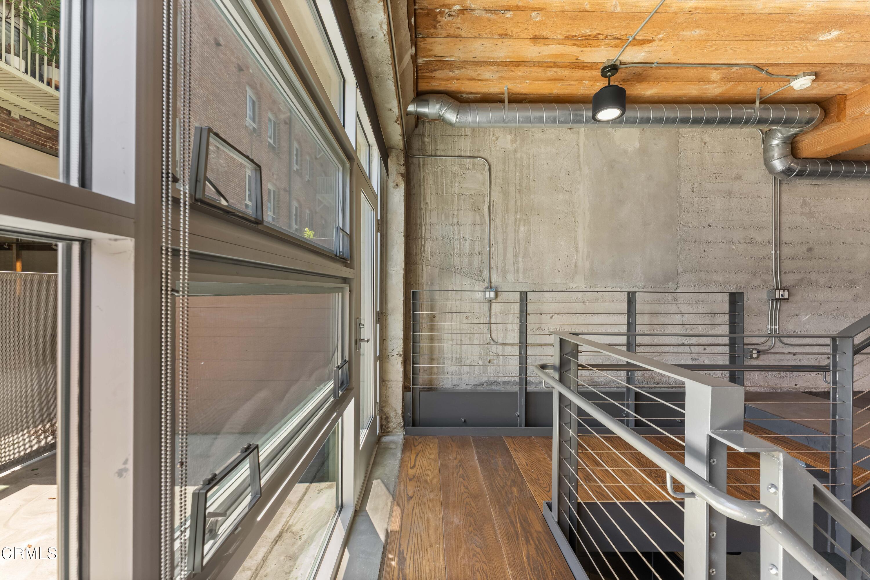 530 South Hewitt Street, Unit 130 Los Angeles, CA 90013 - Photo 30 of 53 a view of balcony