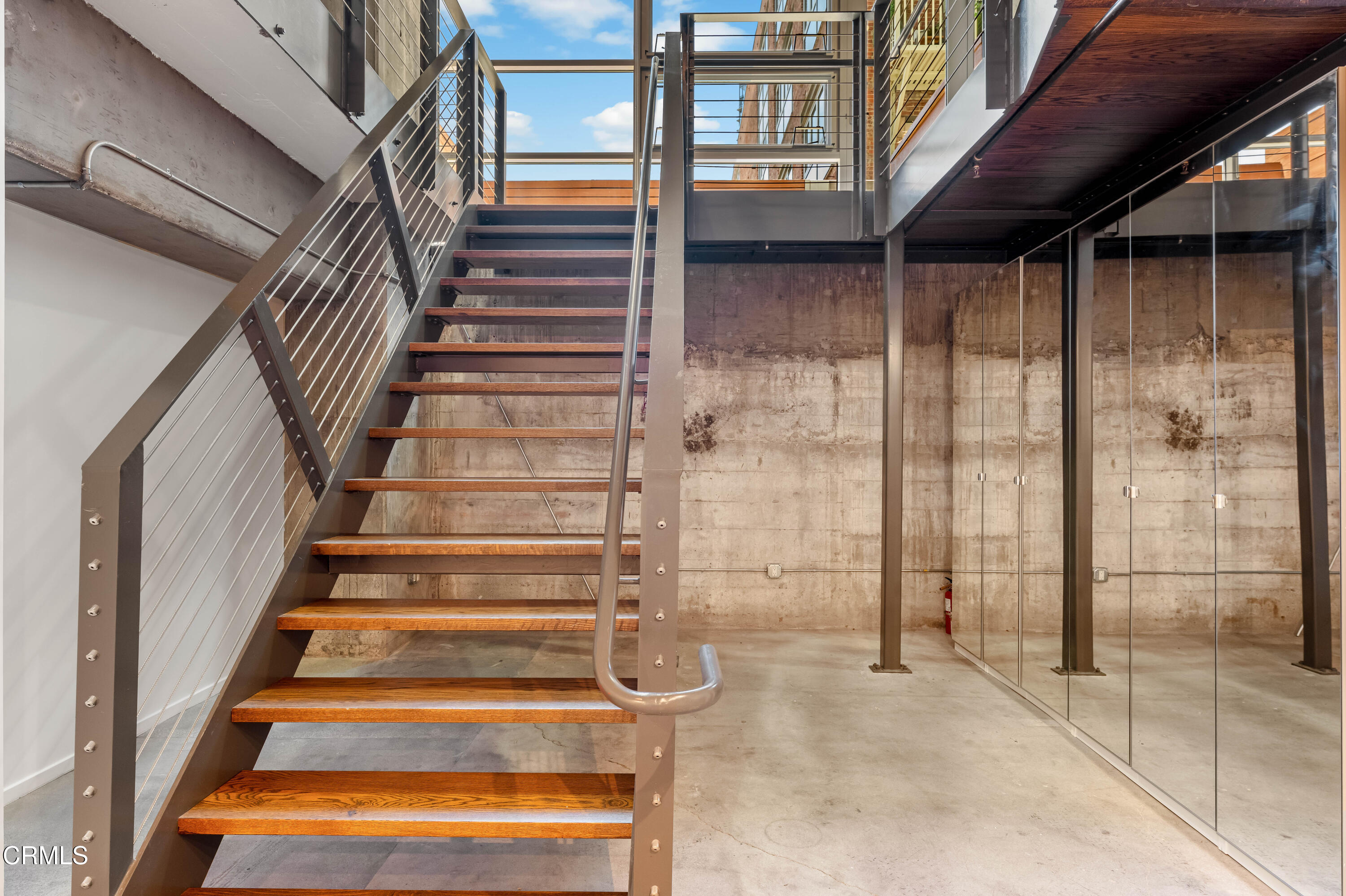 530 South Hewitt Street, Unit 130 Los Angeles, CA 90013 - Photo 32 of 53 a view of entryway