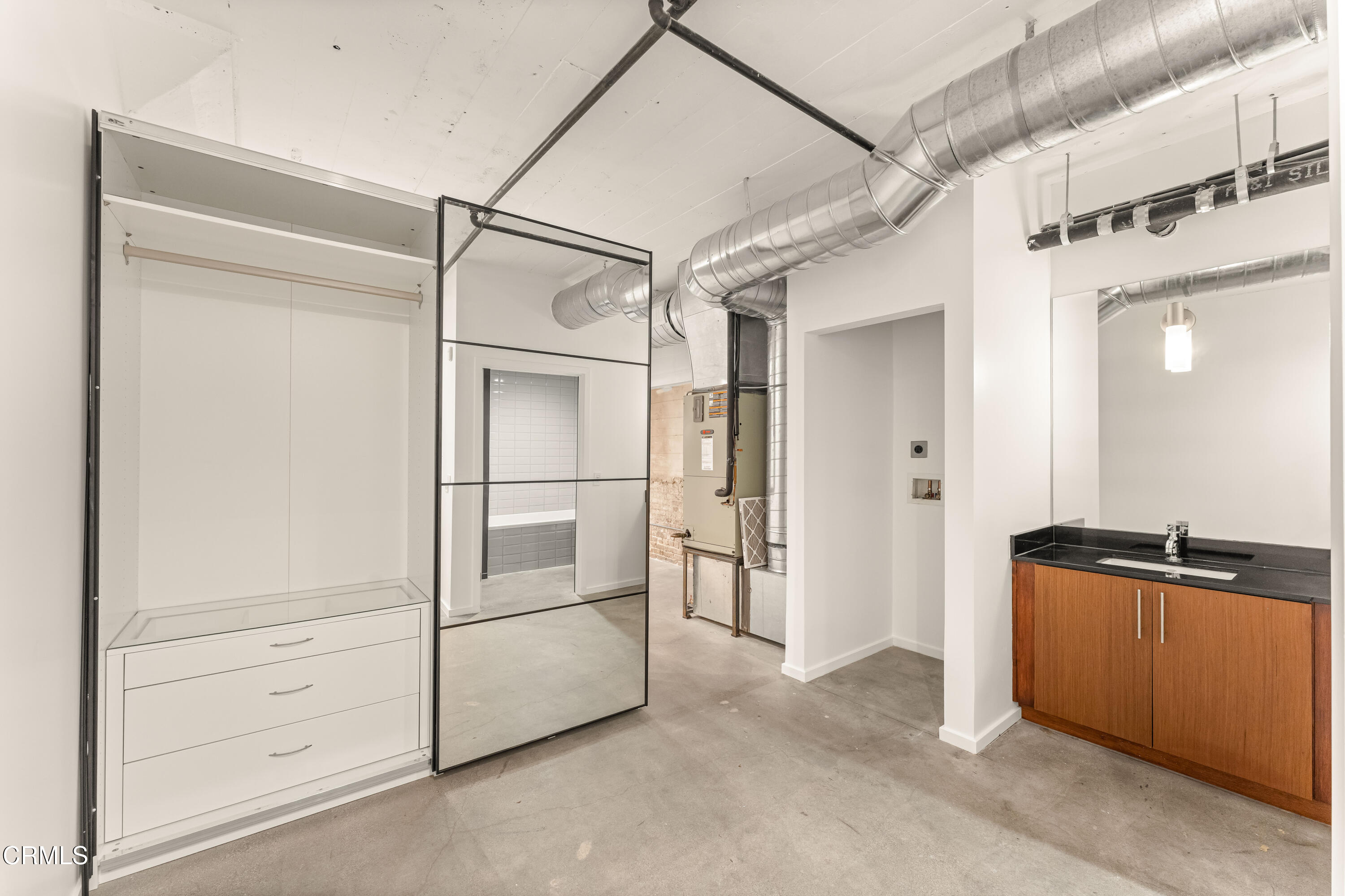 530 South Hewitt Street, Unit 130 Los Angeles, CA 90013 - Photo 43 of 53 a view of a walk in closet