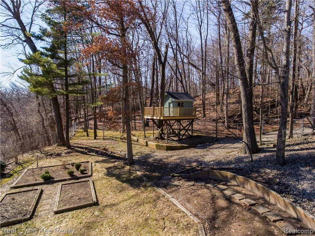 1238 Mead Road Rochester, MI 48306 - Photo 34 of 49 26.jpg