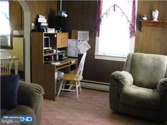 135 South Hull Street Sinking Spring, PA 19608 - Photo 2 of 12 Living Room