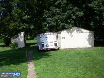 135 South Hull Street Sinking Spring, PA 19608 - Photo 12 of 12 Garage