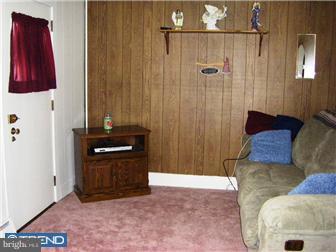 135 South Hull Street Sinking Spring, PA 19608 - Photo 3 of 12 Living Room