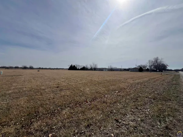 $31,999 | 1st Street, Americus, KS 66835