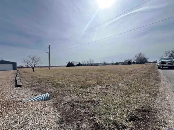$31,999 | 1st Street, Americus, KS 66835
