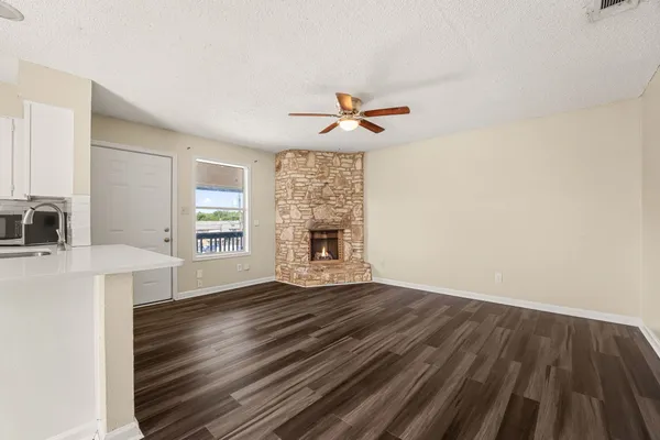 $995 | 608 Bracewood Circle, Unit D, San Marcos, TX 78666