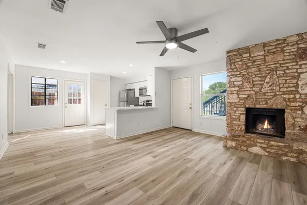 $995 | 608 Bracewood Circle, Unit D, San Marcos, TX 78666