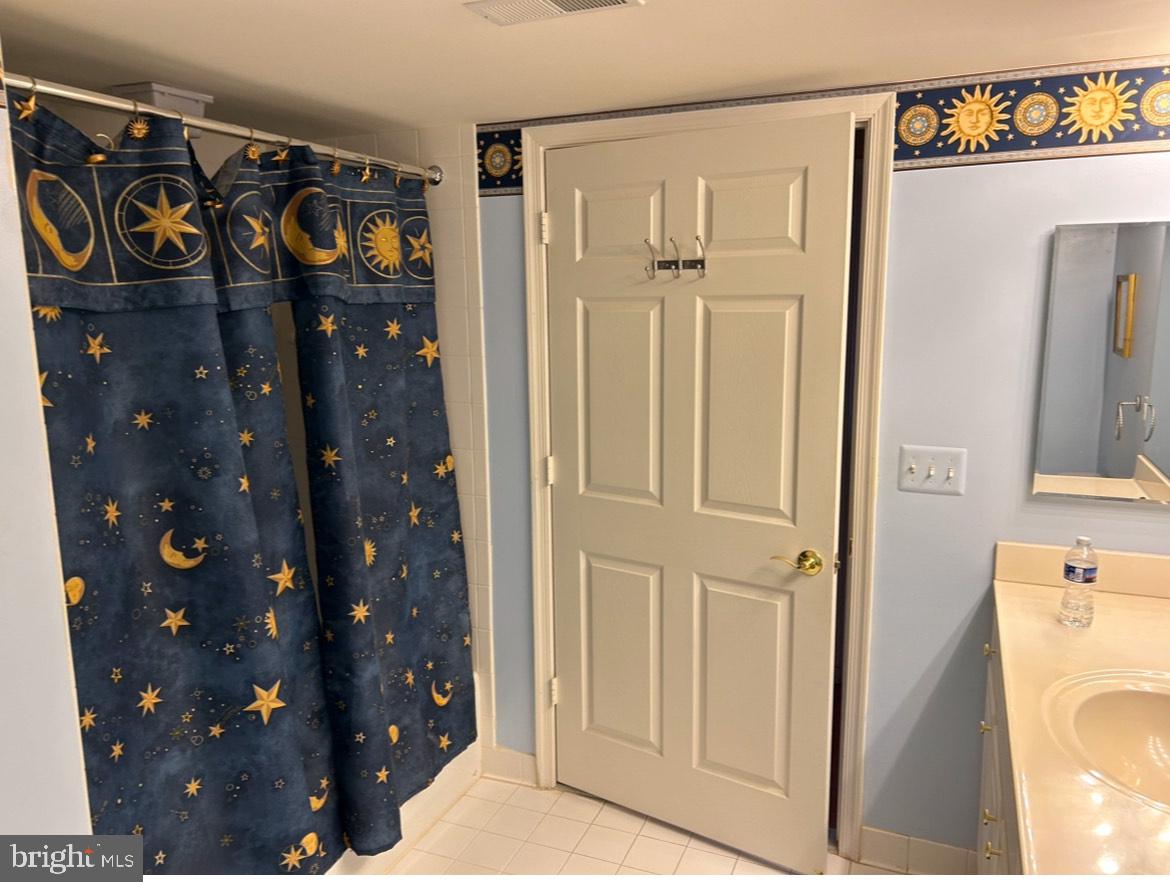 12320 Rosslare Ridge Road, Unit 208 Lutherville-Timonium, MD 21093 - Photo 17 of 18 2nd bathroom