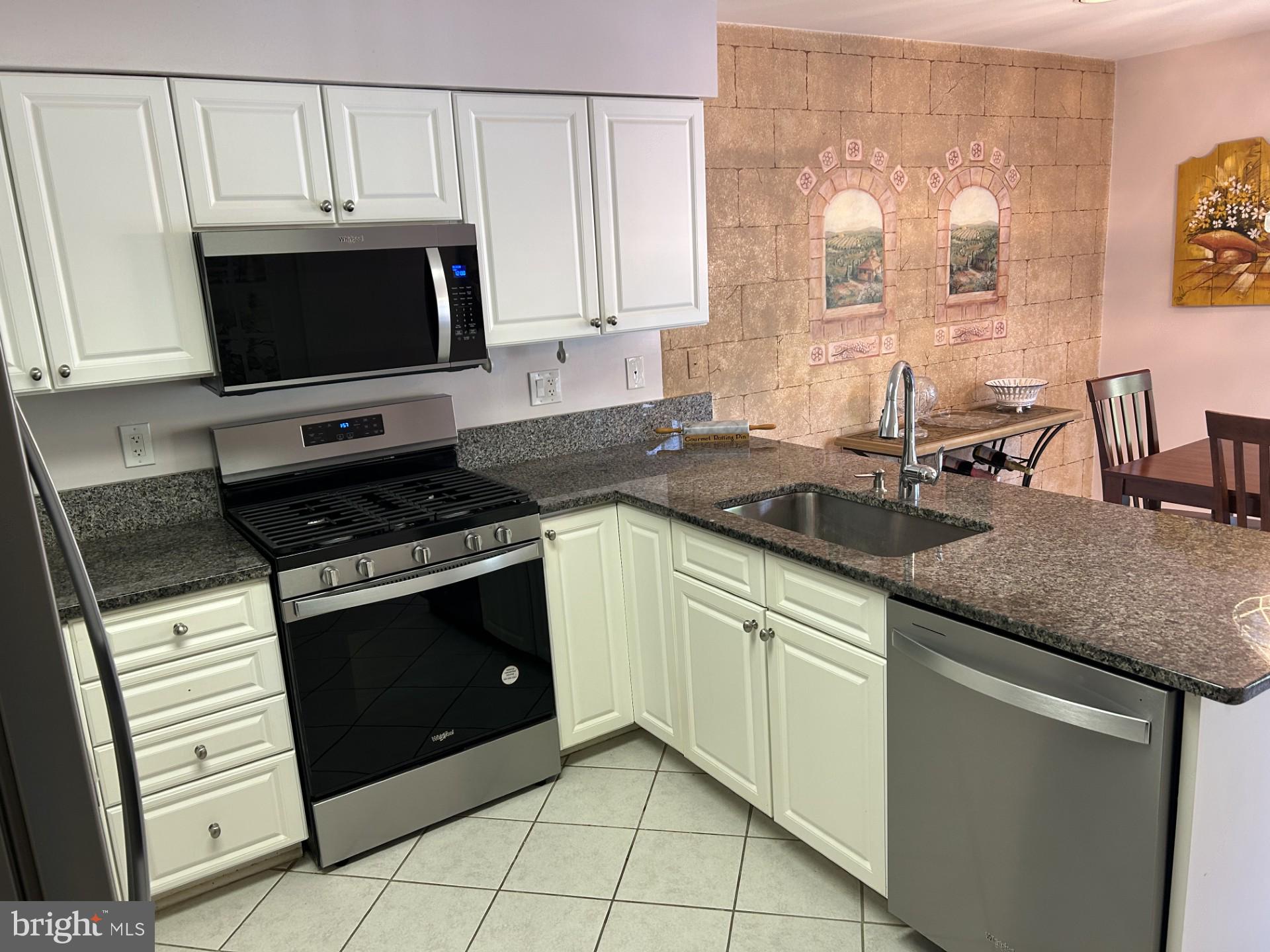 12320 Rosslare Ridge Road, Unit 208 Lutherville-Timonium, MD 21093 - Photo 8 of 18 Gallery Image 8