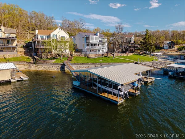 $1,199,000 | 176 Arbor Oaks Drive, Sunrise Beach, MO 65079