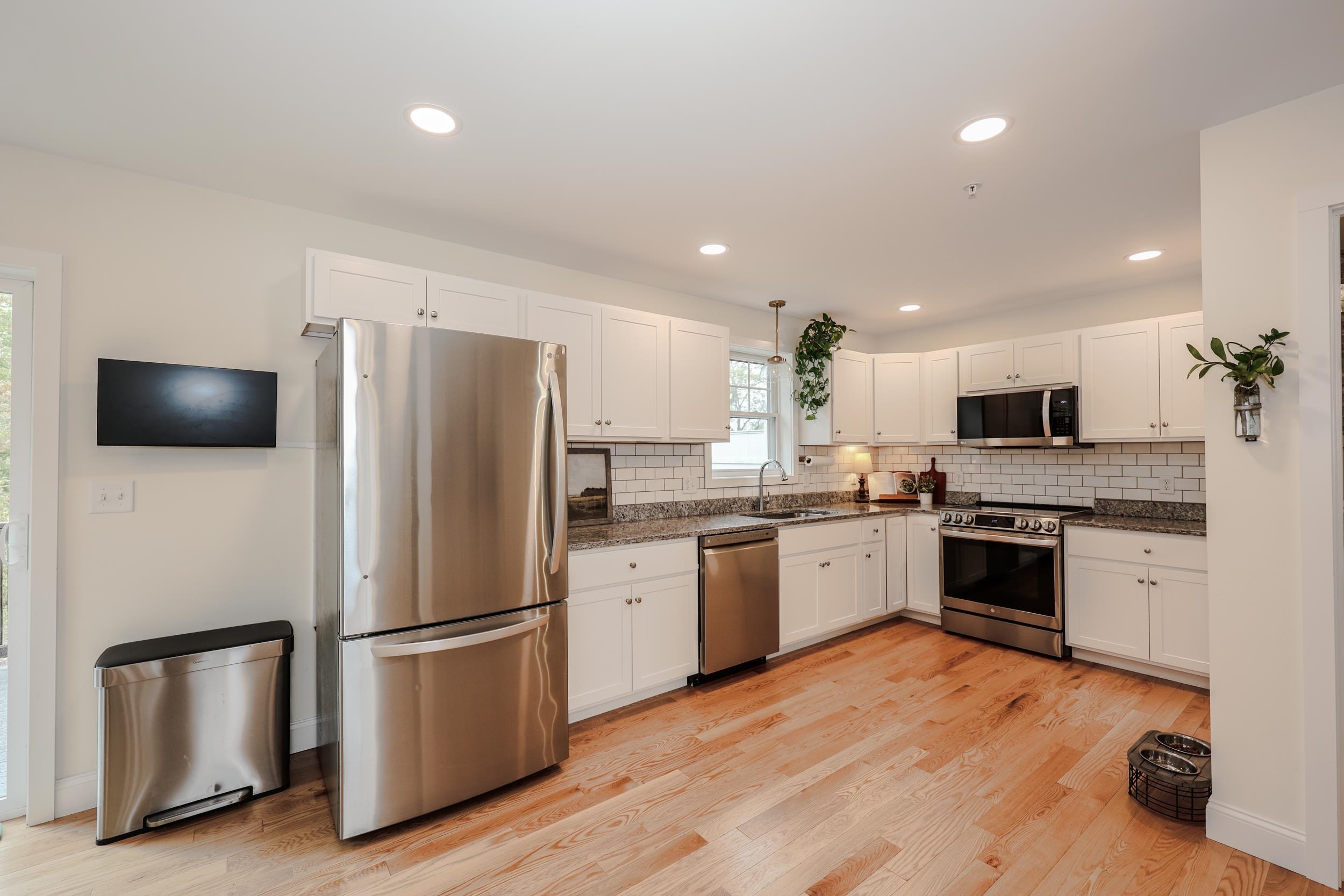 19 Biggs Avenue, Unit B Epping, NH 03042 - Photo 4 of 39